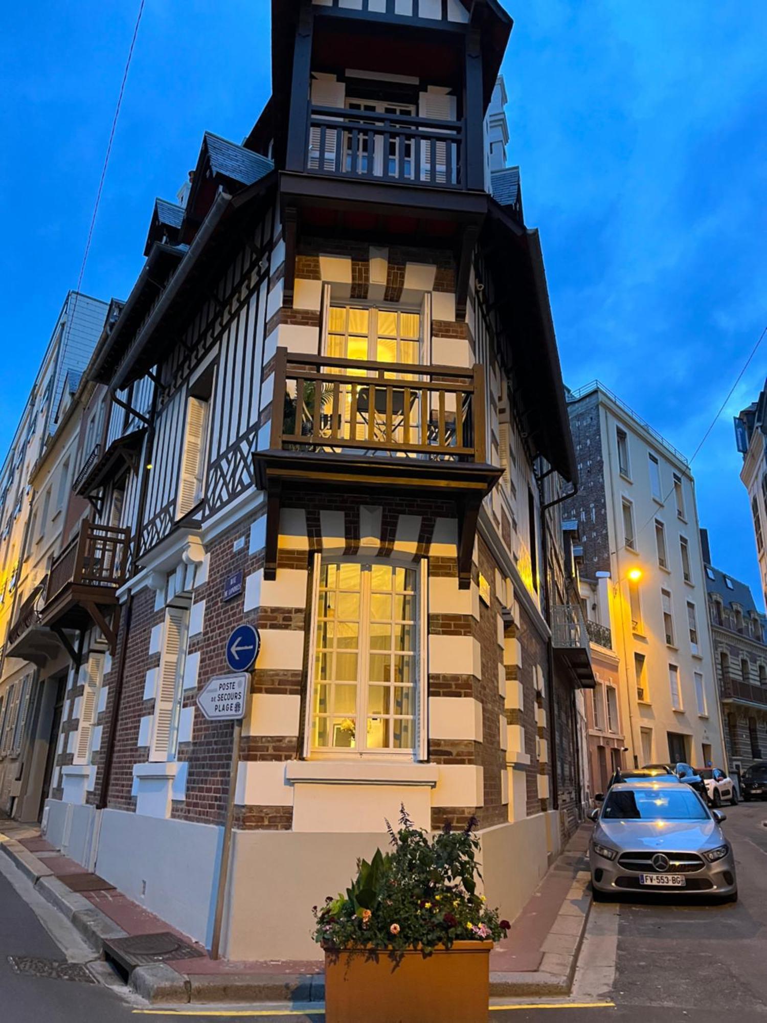 L Emeraude - Trouville Exterior foto